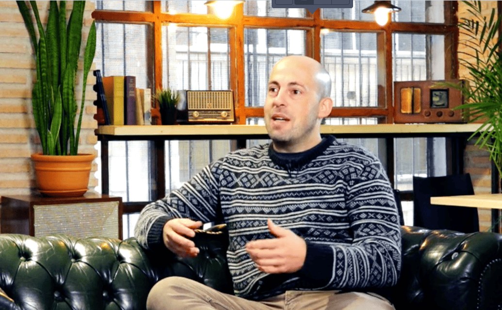 Joseba Zarraga en una entrevista sobre el negocio de viajes de autor